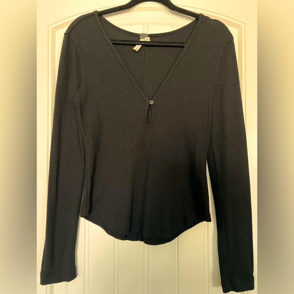 We the Free Large V-Neck Black Top